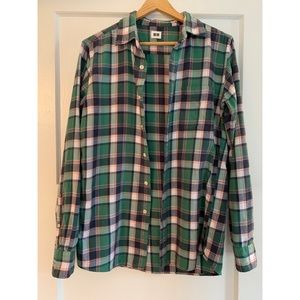 UNIQLO Green Plaid Flannel Button Down